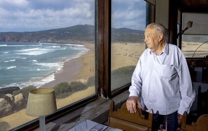 O empresário António Muchaxo, no Guincho, em Cascais