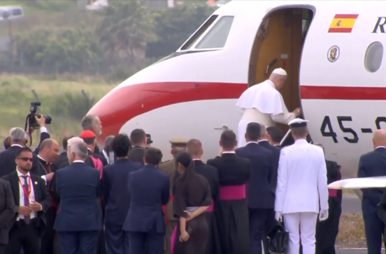 Rei de Espanha empresta avião a Papa Leão XIV após avaria no voo de regresso a Roma