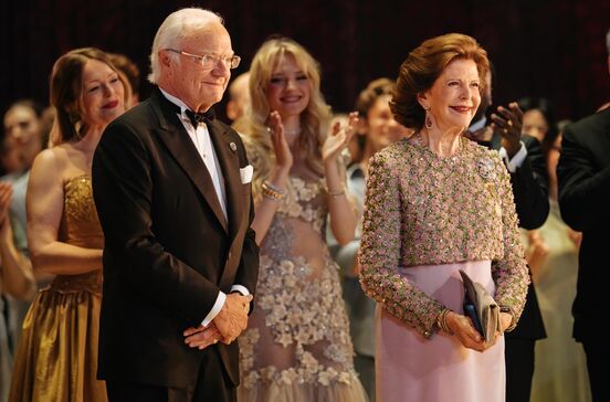 Reis Gustavo e Sílvia da Suécia celebram bodas de ouro