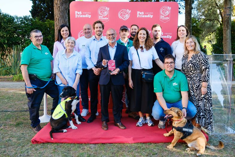 Município de Oeiras recebe o primeiro "Pet Friendly Award" e faz história em Portugal