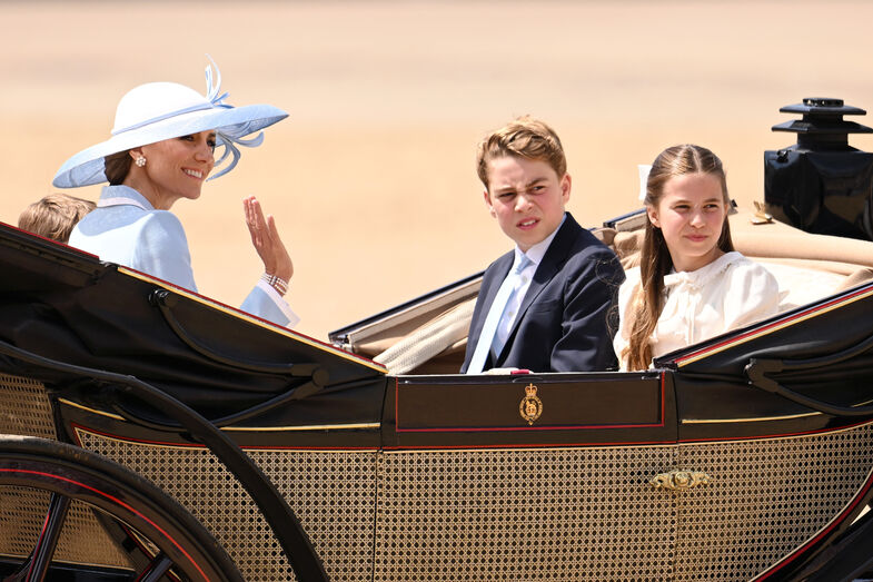 Kate Middleton usou pulseira de pérolas a combinar com a filha