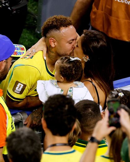 Neymar no final do jogo com Bruna Biancardi