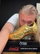 Haaland celebra a sua Chuteira de Ouro da Premier League 2025/26
