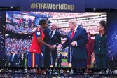 Trump entrega troféu à seleção espanhola 