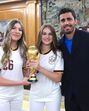 Reis recebem a Seleção de Espanha