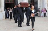 Funeral de Luís Represas à saída da Basília da Estrela