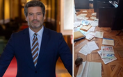 André Ventura mostra gabinete revirado