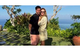 De férias com o filho e João Monteiro, Cristina Ferreira volta a mostrar-se em biquíni e sem maquilhagem durante viagem a Bali