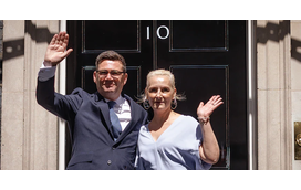 A inacreditável história de amor do novo primeiro-ministro britânico! A mulher foi a um programa de encontros... quando já namorava com ele