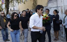 A união dos filhos e a bonita homenagem no adeus a Luís Represas na Basílica da Estrela
