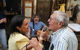 Longe de Belém, a descontração é outra! Primeira-dama Margarida Maldonado Freitas canta, diverte-se e rouba as atenções em aniversário especial