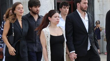 Funeral de Luís Represas à saída da Basília da Estrela