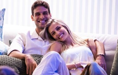 O futebolista Gonçalo Paciência e a advogada Priscilla Tollini