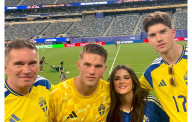 Inês Aguiar e Viktor Gyökeres com o pai e o irmão do craque