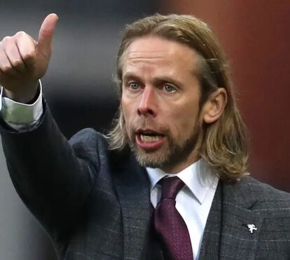 Quem é o misterioso escocês de cabelo comprido que ensina Portugal a marcar golos? Austin MacPhee é o guru de quem se fala