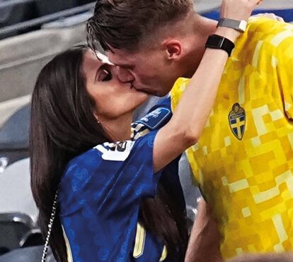 Nos bons e nos maus momentos! Inês Aguiar consola Gyokeres após eliminação do Mundial com beijo apaixonado