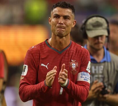 O fim de uma era em lágrimas: Cristiano Ronaldo não contém a emoção no relvado após adeus definitivo ao Mundial