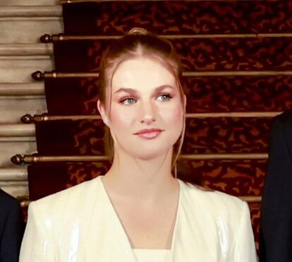 Em dia de discurso, princesa Leonor é elogiada pelo seu sofisticado look integral branco