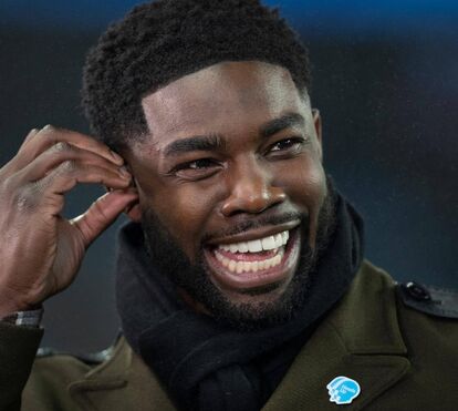 Ex-futebolista do Manchester City Micah Richards recebe notícia devastadora minutos antes de entrar em direto