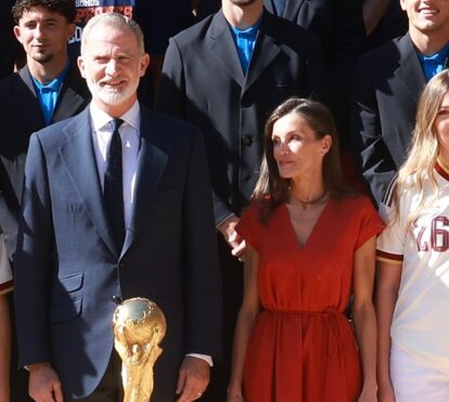 Nada foi por acaso! A mensagem escondida no vestido de Letizia para os campeões do Mundo
