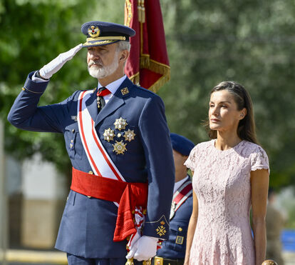 Crise na Zarzuela! Letizia e Felipe VI já começaram a ir aos fundos de reserva e estoiram orçamento da coroa com roupa e férias secretas