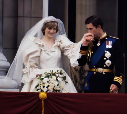 O casamento do século esteve perto do desastre: os segredos e as gafes que marcaram o dia de Carlos e Diana