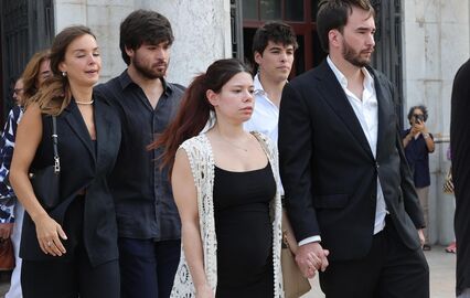 Funeral de Luís Represas à saída da Basília da Estrela