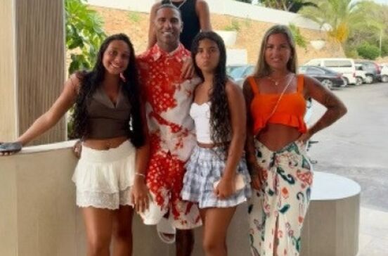 Ricardo Quaresma de férias com a mulher, Daphny, e os três filhos
