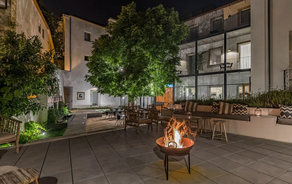 Sapientia Boutique Hotel – Books & Wine