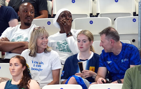 Kate e Gerry McCann assistem, ao lado de Amelie, à prova do filho Sean