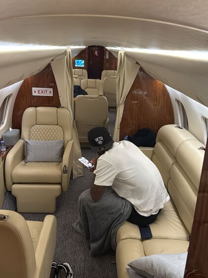 John Durán fazia duas viagens por dia de jato privado