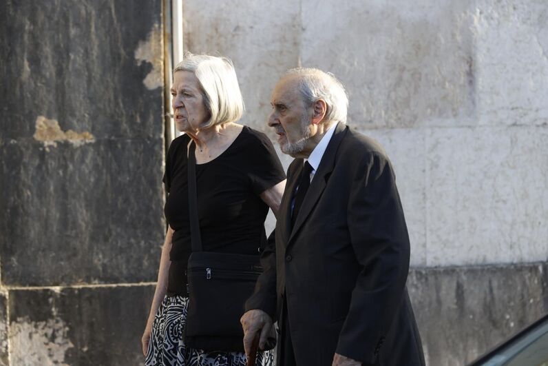 Helena Roseta e Pedro Roseta à chegada à Basílica da Estrela