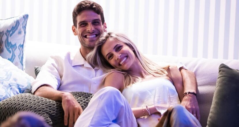 O futebolista Gonçalo Paciência e a advogada Priscilla Tollini
