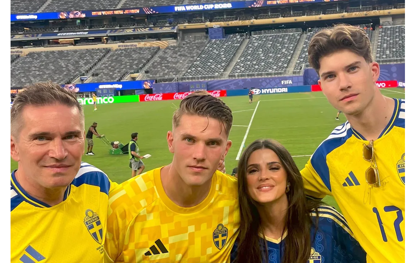 Inês Aguiar e Viktor Gyökeres com o pai e o irmão do craque