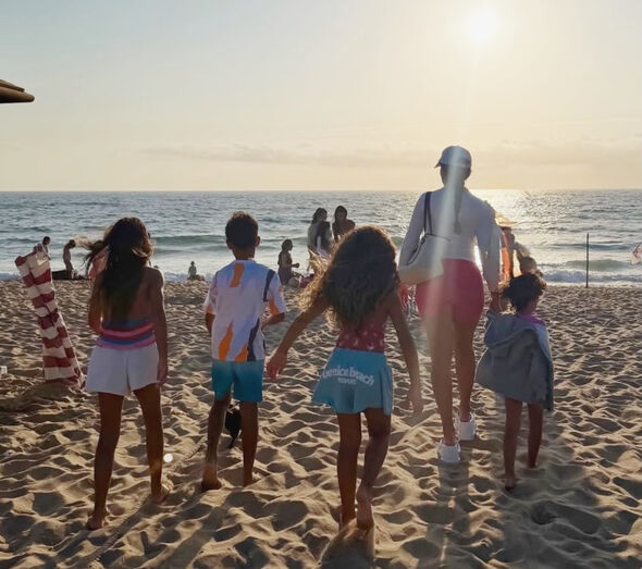 Georgina com os filhos no Guincho