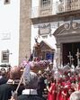 Dom Duarte Pio e Isabel de Herédia numa procissão religiosa em Portugal