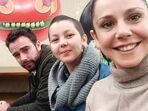 A atriz tira selfie com a sua irmã que morreu