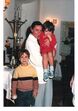 Foto antiga do actor com duas crianças. (Dados desconhecidos)