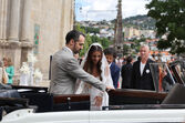 Ágata Rodrigues e Ricardo Moutinho saem de carro após o casamento