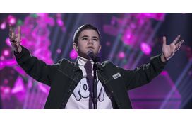 Nasceu uma estrela. Lorenzo, o menino romântico de 12 anos que está a deixar o Brasil rendido