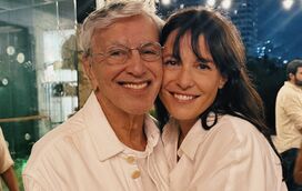 Carminho celebra 42 anos ao lado de Caetano Veloso e outros rostos da elite brasileira com direito a "várias festas e muito amor"