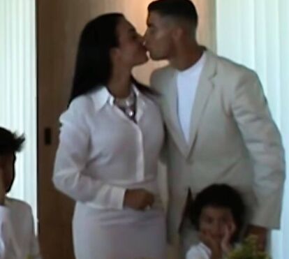 Aí está o álbum de fotografias! Lágrimas, emoções e amor no casamento de Georgina e Ronaldo