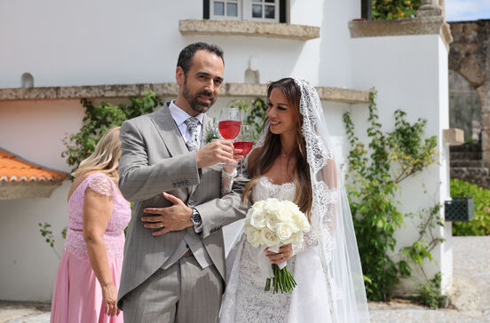 Ágata Rodrigues e Ricardo Moutinho brindam em casamento de sonho