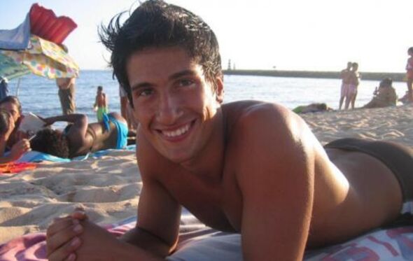 Imagens retiradas da Internet do modelo Renato Seabra, de 21