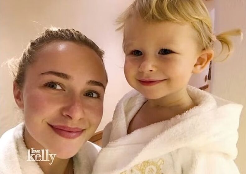 Hayden Panettiere com a filha