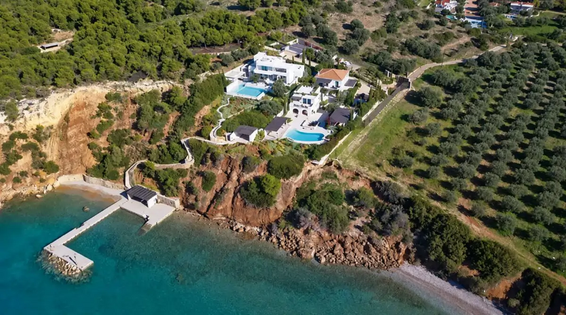 Felipe VI de férias numa impressionante villa grega com piscina e cais
