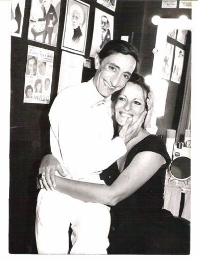 Foto antiga do actor com a actriz brasileira . (Dados