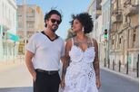 Blaya casa com vestido ousado feito de naperons "em segunda mão"