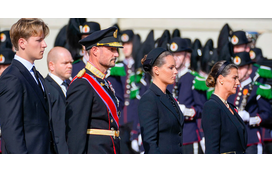 Reis, rainhas, príncipes e princesas... as primeiras imagens do funeral de Harald V, que reuniu a realeza europeia