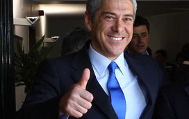 Momento insólito no regresso a tribunal: José Sócrates brinca com a juíza e faz rir a audiência